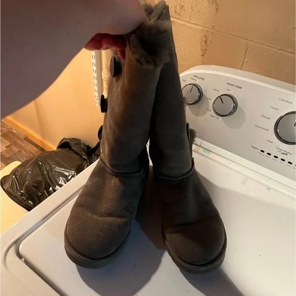 Ugg Bailey Button Boot size gray